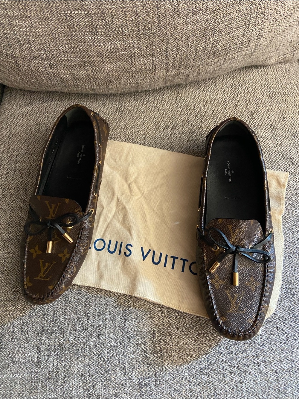 100% Authentic LOUIS VUITTON Gloria Monogram Loafers Size 40.5/9